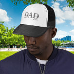 Gorra De Camionero Año de los nombres de papá con niños<br><div class="desc">Papá Camionero Sombrero donde puedes agregar los nombres de los pequeños y el año en que el receptor se convirtió en papá! Elementos coincidentes disponibles. Excelente regalo para el día del padre o cualquier ocasión especial.</div>