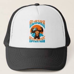 Gorra De Camionero Aventura Retro de Sasquatch en la Montaña de Alask