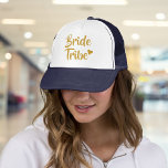 Gorra De Camionero Bachelorette Gold Bride Tribe Heart<br><div class="desc">Con textos de escritura dorada de moda y un corazón dorado lindo. Diseñado por Thisisnotme©</div>