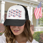 Gorra De Camionero Bandera estadounidense azul blanco rojo Patriótico<br><div class="desc">Cute Bandera Patriótica Estadounidense Rústico Patrón de Camión de Corazón Sombrero! Presenta un patrón rústico o angustiado de corazones de la Bandera Americana para formar una divertida imagen roja,  blanca y azul. Perfecto para el 4 de julio,  Día de la Conmemoración,  Día de los Veteranos y más!</div>