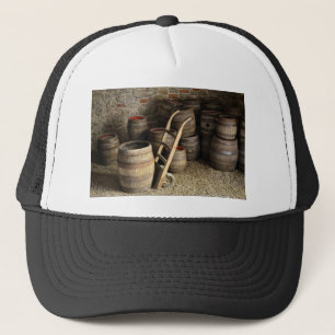 Gorra De Camionero Barriles De Vino En El Subsuelo