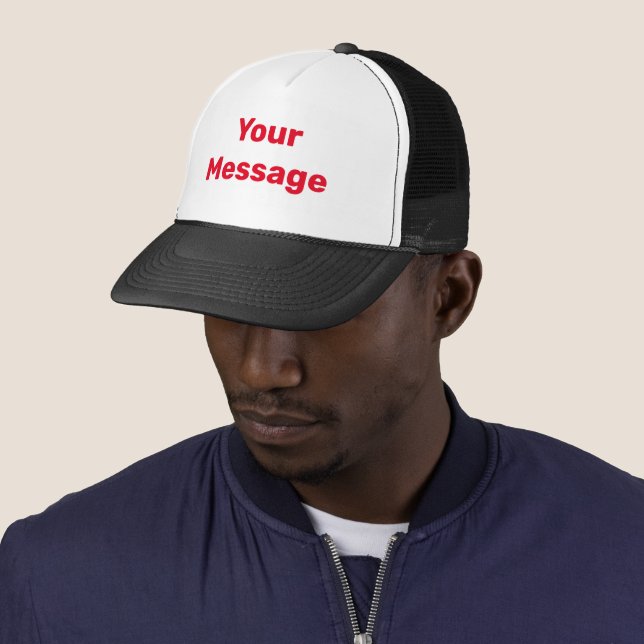 Gorra De Camionero Blanco simple con plantilla de texto rojo (In situ)