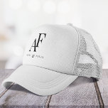 Gorra De Camionero Boda Monograma Elegante Minimalista simple<br><div class="desc">Un sencillo gorra de monograma boda con tipografía tradicional clásica en negro en un estilo elegante. El texto se puede personalizar fácilmente con sus nombres para el diseño perfectamente personalizado!</div>