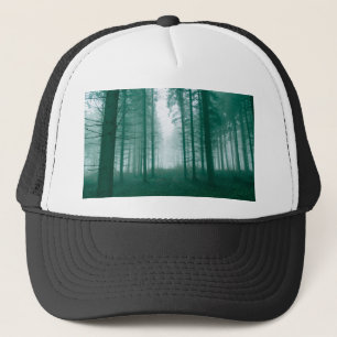 Gorra De Camionero Bosque de fantasía con niebla en verde