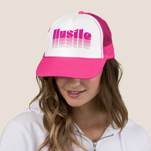 Gorra de camionero Boss Lady Pink Hustle (In situ)