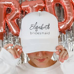 Gorra De Camionero Bridesmaid escritura Minimalista moderna Bachelore<br><div class="desc">Eleva tu estilo de fiesta de soltera con nuestro sombrero de camionero "Bridesmaid Modern Minimalista Script", una moda y una muestra de agradecimiento a la moda por tu fiesta de novias. Este gorra combina sin esfuerzo la estética contemporánea con el encanto minimalista, convirtiéndolo en el lugar perfecto para las damas...</div>