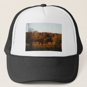 Gorra De Camionero Caballo rojo marrón, bosque otoñal.