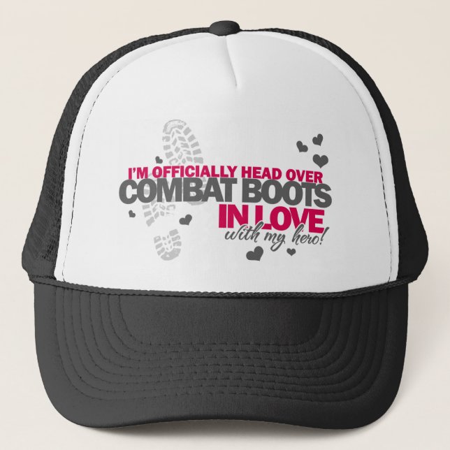 Gorra De Camionero Cabeza sobre botas de combate (Anverso)