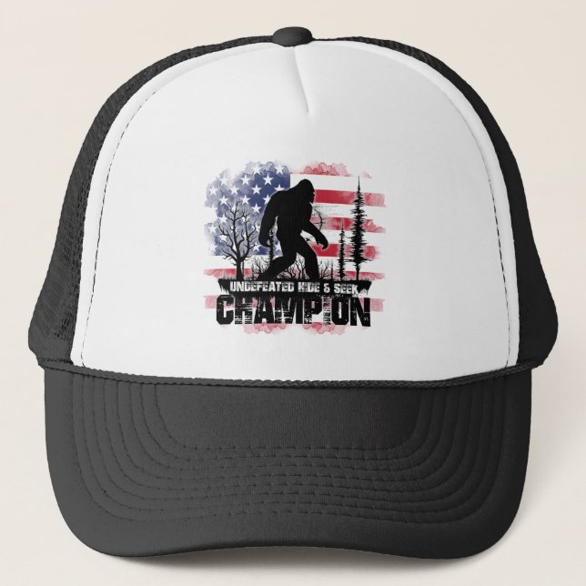 Gorra De Camionero Campeón de Bigfoot Escondite y Busca Bandera Ameri (Anverso)