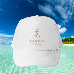 Gorra De Camionero Capitán del nombre del barco del ancla del oro bla<br><div class="desc">Un fondo blanco. Decorado con un falso ancla dorada. Personalice y agregue el nombre,  título o texto del barco.</div>