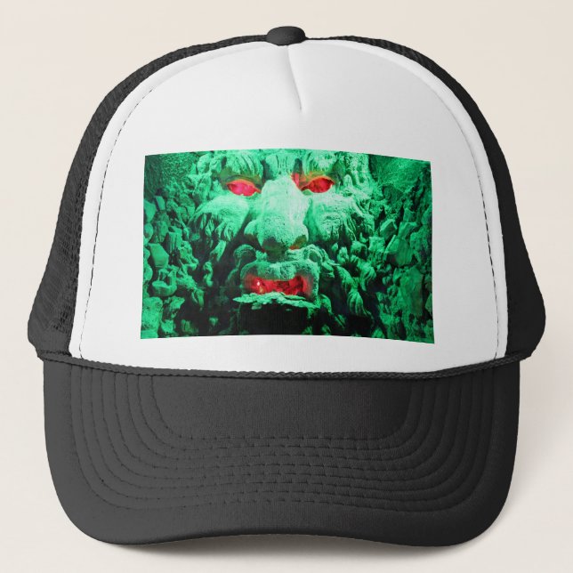 Gorra De Camionero Cara mascarada aterradora en roca (Anverso)