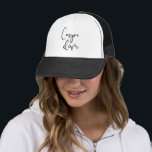 Gorra De Camionero Carpe Diem<br><div class="desc">El diem de Carpe, o "agarra el día" en latín, una gran cita de motivación y inspiradora para vivir cerca.</div>