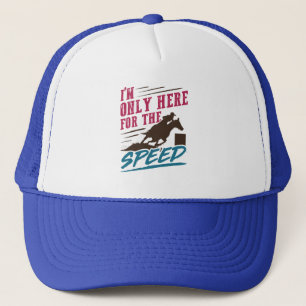 Gorra De Camionero Carrera de Barriles Divertida Solo Estoy Aquí por