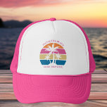 Gorra De Camionero Chicas de la playa Cute Viaje Palm Trees Personali<br><div class="desc">Este lindo chica tropical viaje gorra rosado es perfecto para unas vacaciones de vacaciones de crucero de vacaciones con sus mejores amigos. Personalice este divertido gorro para su grupo que se va a la playa o una reunión familiar en la isla este verano.</div>