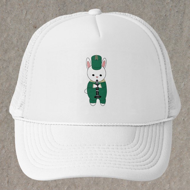 Gorra De Camionero Clarinet Marcha Banda Rabbit Green Gold (A hat with a rabbit playing the clarinet in a green & gold marching band uniform.)