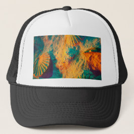Gorra De Camionero Coloridas conchas y arena en la playa