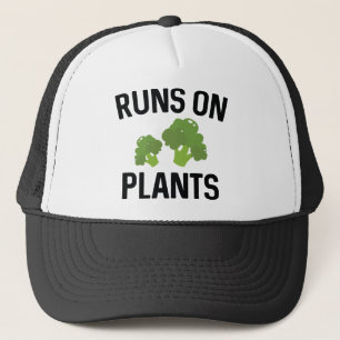 Gorra De Camionero Corre Sobre Las Plantas