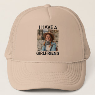 Gorra De Camionero Cuando salgo, tengo una novia Personalizado.