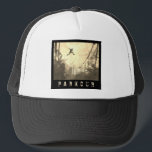 Gorra De Camionero Curso de Obstáculos Urbanos Parkour Sepia moderna<br><div class="desc">La impresión de un artista moderno de parkour que se practica en una calle urbana de tonos sepia.</div>