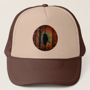 GORRA DE CAMIONERO DE BÚHO EN EL BOSQUE