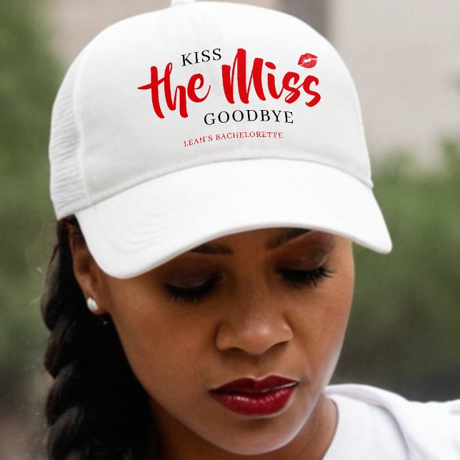 Gorra De Camionero Despedida de soltera con beso de señorita  (Kiss the Miss Goodbye Red Lip Bachelorette Party Trucker Hat
)