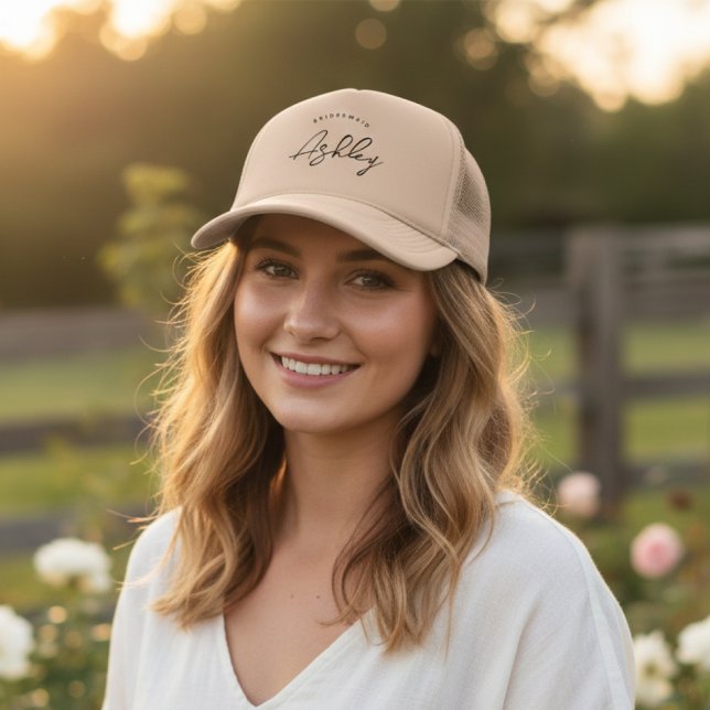 Gorra De Camionero Despedida de Soltera Personalizada de Damas de Hon (beautiful personalized bridemaid cap beige khaki color)