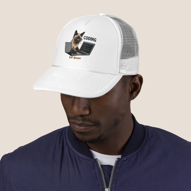 Gorra De Camionero Dibujo animado de gato siamés programando (In situ)