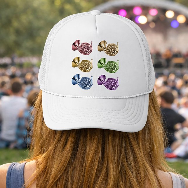 Gorra De Camionero Diseño de Collage de Trompa Francesa Arcoíris (A hat with two columns of french horns done in a rainbow of colors.)
