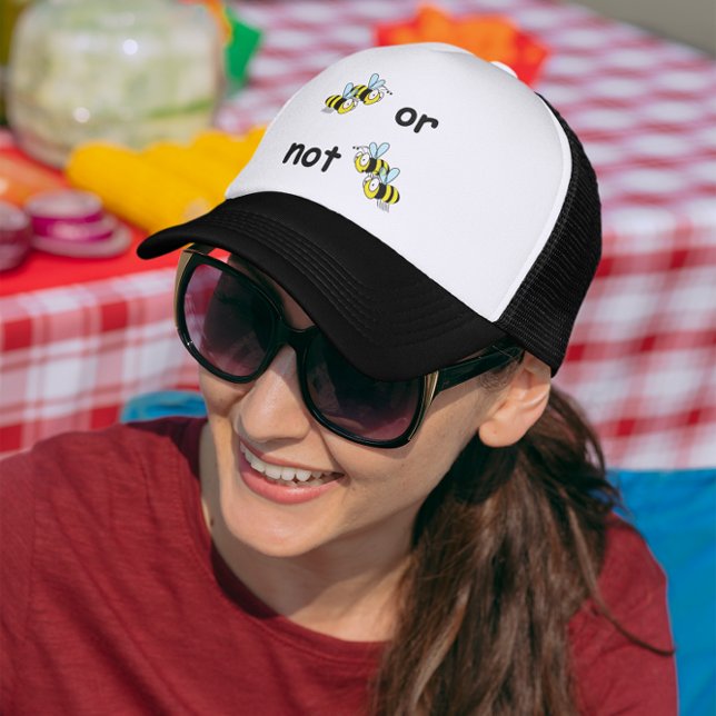 Gorra De Camionero Dos Abejas o No Dos Abejas (Two Bees or Not Two Bees Trucker Hat)