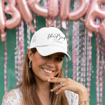 Gorra De Camionero El Boda Minimalista de la Moda personalizada de la<br><div class="desc">Este moda,  simple gorra de novias,  muestra su nombre debajo de una elegante tipografía negra leyendo The Bride. Personalizar a estos elegantes y modernos gorras de novias para su boda.</div>