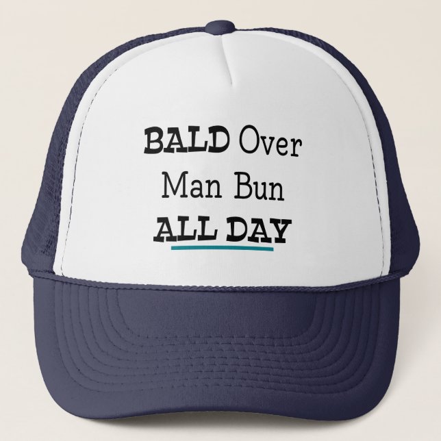 Gorra De Camionero El calvo sobre el bollo todo el día (Anverso)