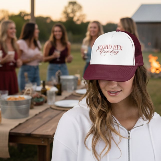 Gorra De Camionero El Rojo Personalizado Encontró Su Bachelorette De  (Pack your boots and cowboy hat for an epic bachelorette weekend! )