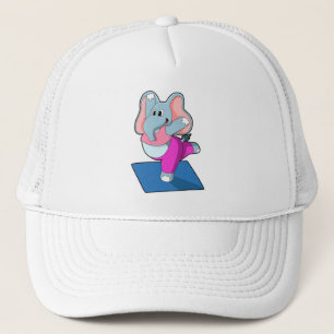 Gorra De Camionero Elefante en ejercicios de Stretching de Yoga en pi