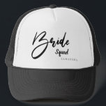 Gorra De Camionero Escuadrón de novias, tribu, tipografía de equipo<br><div class="desc">Celebra tu compromiso con tu tribu de novias, escuadrón de novias, equipo de novias en tu ducha de novia o cuando sea. Hace un gran regalo divertido para celebrar como equipo y lindo para las fotos. Usa tus salidas juntos. sombrero de camionero blanco y negro. Este gorra también está disponible...</div>