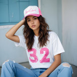 Gorra De Camionero Estilo retro Guión Neon Pink Bried Squad<br><div class="desc">¡Celebra tu matrimonio con un chisme de neón! Nuestro gorra eléctrico de estilo camionero de escritura neón "bride" es perfecto para novias que buscan una vibrante vida nocturna, con una moderna estética retro-clásica. Inspirados por la belleza y la tendencia de los signos de neón, hemos diseñado este brillante diseño de...</div>