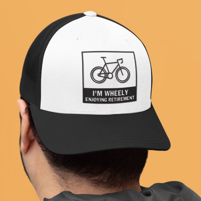 Gorra De Camionero Estoy disfrutando del retiro en bicicleta divertid (Subido por el creador)