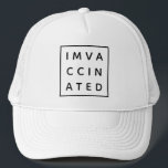 Gorra De Camionero Estoy Vacunado | Vacuna Covid Modern Stylish Bold<br><div class="desc">Diseño simple y elegante "IM VACCINATED" personalizado en la moderna tipografía minimalista de bloques de negrita con un sencillo borde negro. El símbolo de moda perfecto para mostrar que usted ha sido vacunado para Covid-19 y recibido la vacuna del coronavirus. ¡Siéntete orgulloso y muéstrale que estás a favor de la...</div>