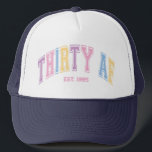 Gorra De Camionero Funny, Personalizado de 30 años de edad<br><div class="desc">Celebre el gran estilo de los 30 con este divertido camionero "Thirty AF" que cuenta con un año de nacimiento personalizado, este diseño de inspiración retro le hace el regalo de cumpleaños perfecto. El tipo de letra colegiado con letras audaces y coloridas añade un toque nostálgico, cómodo, moderno y lleno...</div>