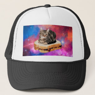 Gorra De Camionero Gato en un pan volando en el espacio