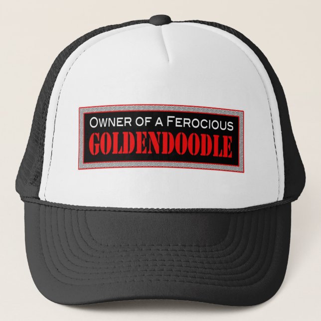 Gorra De Camionero Goldendoodle feroz (Anverso)