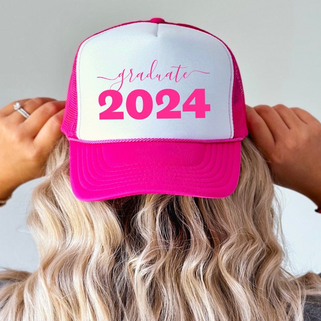 Gorra De Camionero Graduado Clase Rosa Moderna De Graduación 2024 (Graduate Modern Pink Class Of 2024 Graduation Trucker Hat)