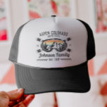 Gorra De Camionero Grupo de viaje de esquí de amigos de familia perso<br><div class="desc">Crea recuerdos duraderos con nuestra camiseta de viaje personalizado personalizado para familias, amigos o grupos. ¡Es perfecto para celebrar tu aventura de nieve! Personalízalo con el nombre de tu familia o los detalles de tu viaje en grupo para que sea único tuyo. Ideal para los amantes del esquí y como...</div>