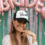 Gorra De Camionero Grupo Fiesta de solteras personalizadas<br><div class="desc">¿Necesitas un regalo perfecto para tu fiesta de soltera? ¿Quieres mostrar tu apoyo a la futura novia pero no gastar una fortuna? ¡Mira nuestros sombreros de camioneros personalizados! No sólo es un gorra elegante y único, sino que también es un gran regalo para las damas de honor. Además, seguro que...</div>