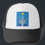 Gorra De Camionero hanukkah menorah<br><div class="desc">"hanukkah menorah ", "feliz hanukkah",  menorah,  "estrella de david",  "chanukkah jewish",  Hanukkkah,  "feriados judíos"chanukah,  hannukah,  chanukkkah,  channukah,  chanukkkah,  hannuka,  hebrew,  jew,  menora,  judaica, </div>