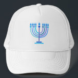 Gorra De Camionero Hanukkiah Feliz feriado judío en Hanukkah Menorah<br><div class="desc">Símbolo de Hanukkiah. Feliz Fiesta de Hanukkah Día de fiesta judía Menorah Azul. Decoración de Chanukkah de la festividad judía con el símbolo decorativo tradicional de Chanuka - color azul marino hanukkiah menorah, candelabro con velas, estrella de David y ilustracion de luces brillantes de neón azul. Decoración del evento del...</div>