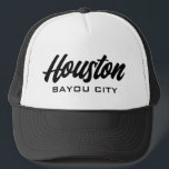 Gorra De Camionero Houston Texas Bayou City<br><div class="desc">Sombrero de camionero de tipografía de escritura de Houston Texas Bayou City. gorra de béisbol blanco y negro personalizado para desgaste casual,  playa,  deportes,  viajes,  golf y más. Diseño elegante de papel para hombres y mujeres. Disponible también en otros colores frescos. Personaliza tu propio eslogan o apodo opcionalmente.</div>