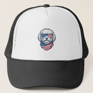 Gorra De Camionero Ilustración vectorial de perro esponjoso patriótic