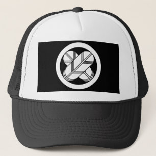 Gorra De Camionero Intersección de plumas de halcón en círculo
