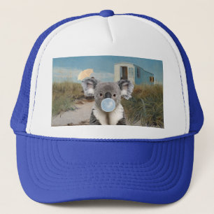 Gorra De Camionero Koala soplando chicle en la playa