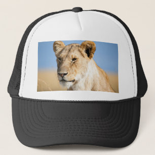 Gorra De Camionero La leona contra el cielo azul